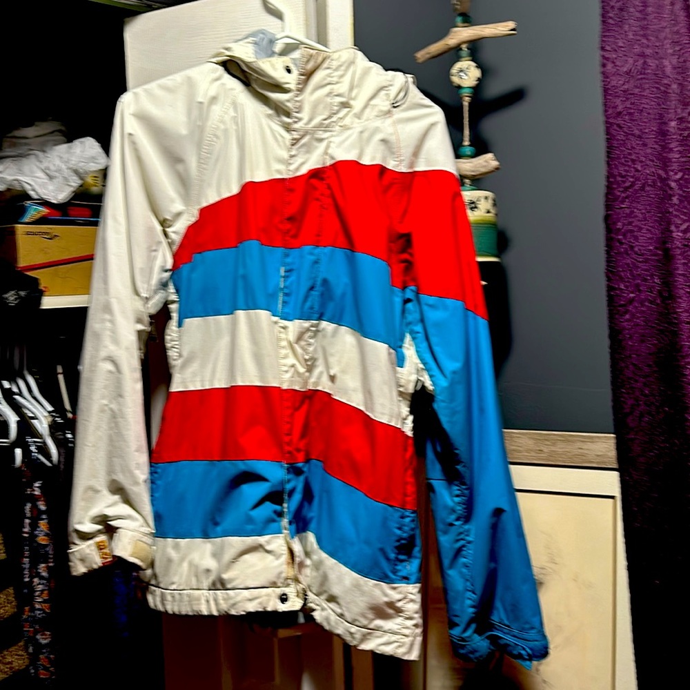 Bonfire women’s ski jacket.  Used but in great shape.  Size medium